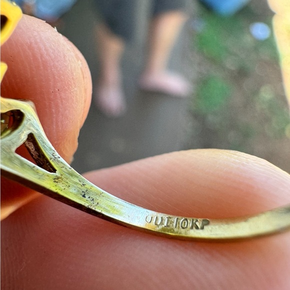 Vintage solid 10k yellow gold genuine clean peridot ring - Picture 10 of 14